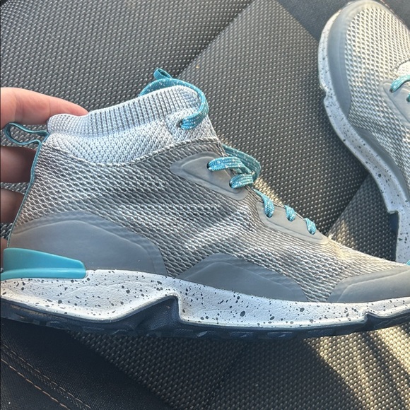 Columbia Gray and Teal Athletic Shoes - Picture 3 of 7